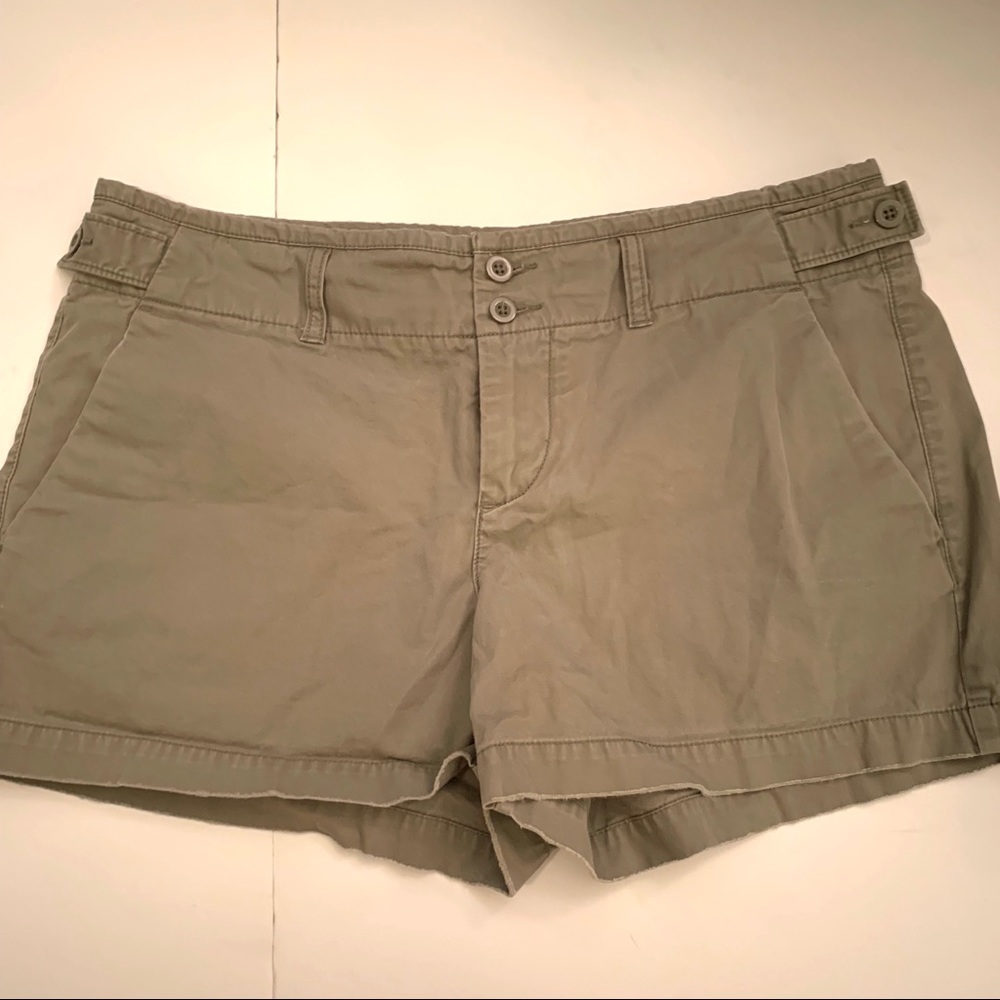 GAP Olive Chino Shorts 12